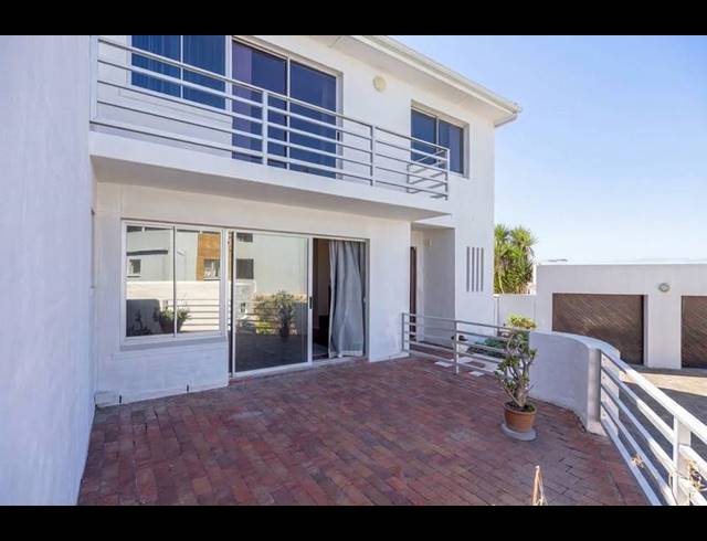 3 BEDROOM DUPLEX FOR SALE IN BLOUBERGRANT